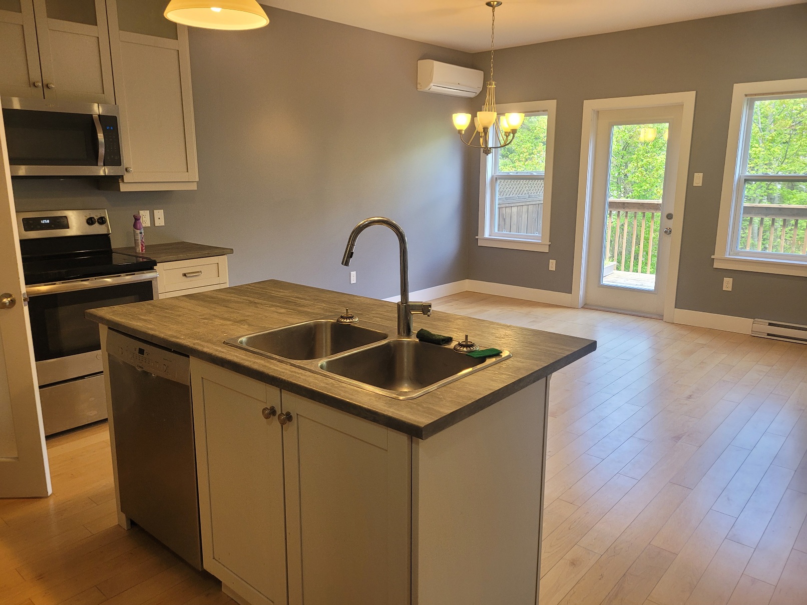 121 Larkview Terrace - 1